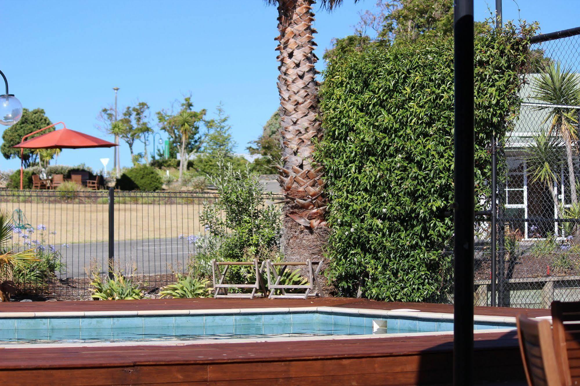 Pauanui Pines Motor Lodge Exterior foto